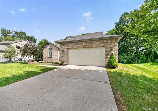 Photo 2 of Single family home for sale at 2082 Pinebrook Meadow Ct, Howell, MI 48843 | MLS# 20261068120 | Listing updated on 2026-09-12