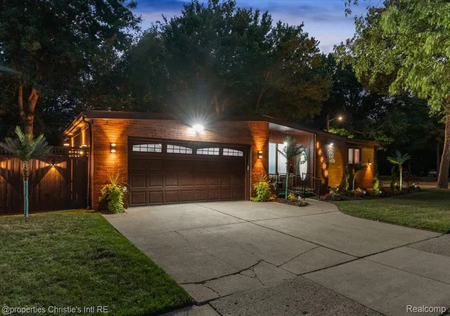 Photo 1 of Single family home for sale at 14400 Oak Park Blvd, Oak Park City Oakland, MI 48237 | MLS# 20261068155 | Listing updated on 2026-10-13