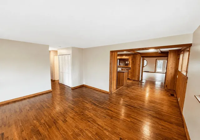 Photo 3 of Single family home for sale at 5480 Wellesley Dr, Spring Arbor Township Jackson, MI 49201 | MLS# 55026044966 | Listing updated on 2026-09-03