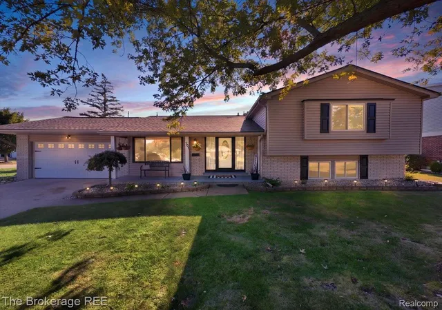 Photo 1 of Sale Pending at 701 Salem Dr, Davison City Genesee, MI 48423 | MLS# 20261068271 | Listing updated on 2026-09-13