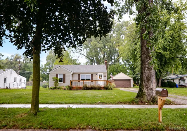 Photo 3 of Single family home for sale at 6063 Catalpa Ave, Sterling Heights City Macomb, MI 48314 | MLS# 20261068345 | Listing updated on 2026-09-11