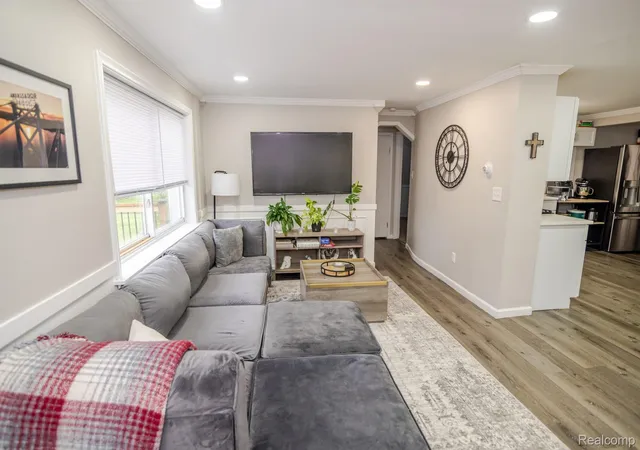 Photo 3 of Single family home for sale at 6063 Catalpa Ave, Sterling Heights City Macomb, MI 48314 | MLS# 20261068345 | Listing updated on 2026-09-11