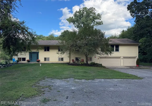 Photo 1 of Single family home for sale at 2805 Harmony Ln, Milford, MI 48380 | MLS# 20261068409 | Listing updated on 2026-09-13