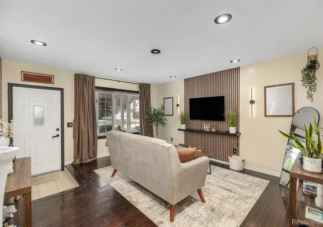Photo 3 of Single family home for sale at 30219 Pembroke Dr, Warren City Macomb, MI 48092 | MLS# 20261068457 | Listing updated on 2026-09-17