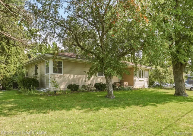 Photo 3 of Single family home for sale at 1755 S Reese Rd, Reese, MI 48757 | MLS# 20261068456 | Listing updated on 2026-09-03