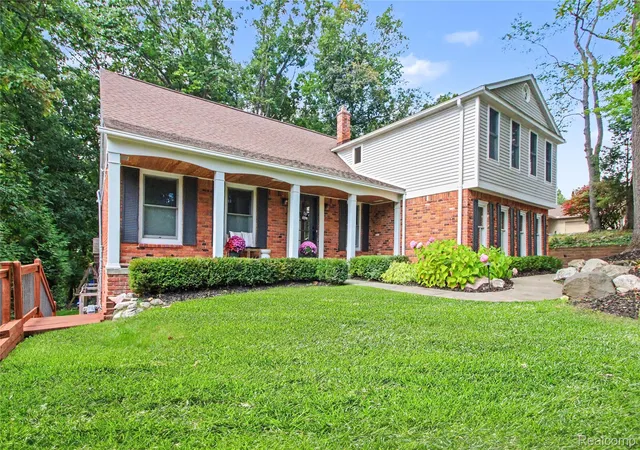 Photo 2 of Single family home for sale at 8265 Deerwood Rd, Clarkston, MI 48348 | MLS# 20261068468 | Listing updated on 2026-10-18