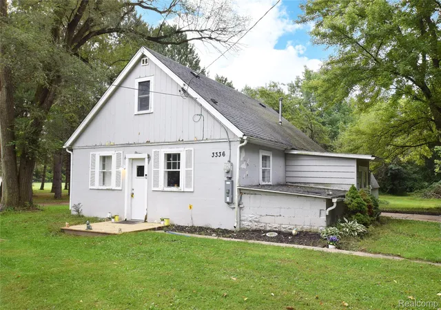 Photo 3 of Single family home for sale at 3336 E Pierson Rd, Flint, MI 48506 | MLS# 20261068473 | Listing updated on 2026-09-11