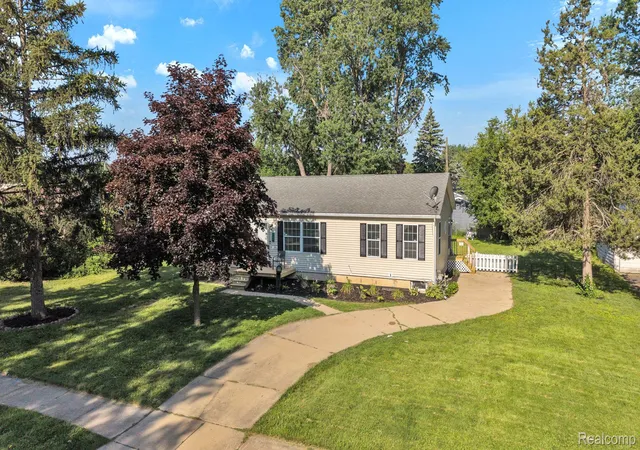 Photo 3 of Single family home for sale at 1119 Lathers St, Garden City, MI 48135 | MLS# 20261068486 | Listing updated on 2026-09-09