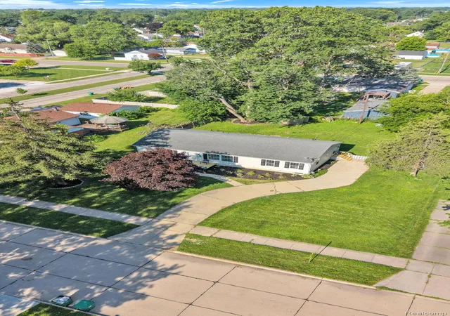 Photo 4 of Single family home for sale at 1119 Lathers St, Garden City, MI 48135 | MLS# 20261068486 | Listing updated on 2026-09-09