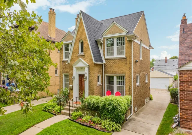 Photo 1 of Single family home for sale at 315 Lakewood St, Detroit, MI 48215 | MLS# 20261068491 | Listing updated on 2026-09-11