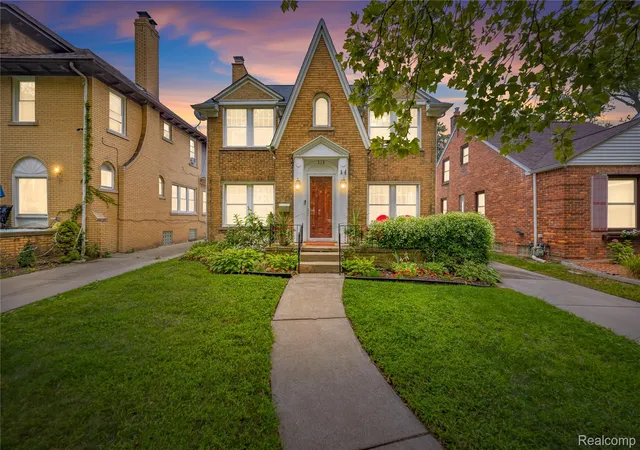 Photo 2 of Single family home for sale at 315 Lakewood St, Detroit, MI 48215 | MLS# 20261068491 | Listing updated on 2026-09-11