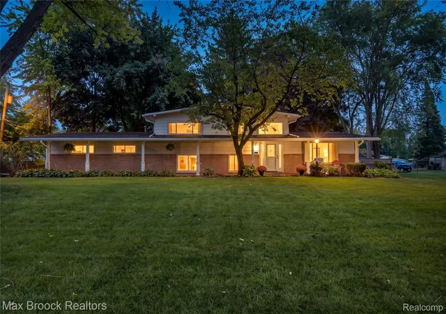 Single family home for sale at 1752 Middle Trl Rd, Commerce Township, MI 48390 | MLS# 20261068495