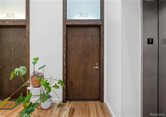 Listing Photo 3 - Condo for sale in building located at 1454 Townsend St, Detroit, MI 48214 - Unit #302