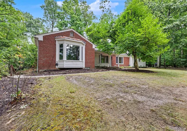 Photo 2 of Single family home for sale at 47040 Timberlane St, Northville, MI 48167 | MLS# 20261068531 | Listing updated on 2026-09-13