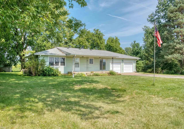Photo 1 of Single family home for sale at 2470 Lyons Rd, Caledonia Charter Township Shiawassee, MI 48867 | MLS# 5050219917 | Listing updated on 2026-09-18
