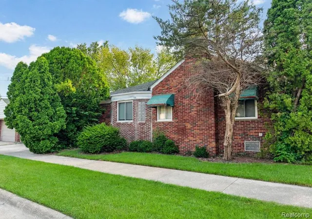 Photo 3 of Single family home for sale at 15405 Young St, Detroit, MI 48205 | MLS# 20261068633 | Listing updated on 2026-10-02