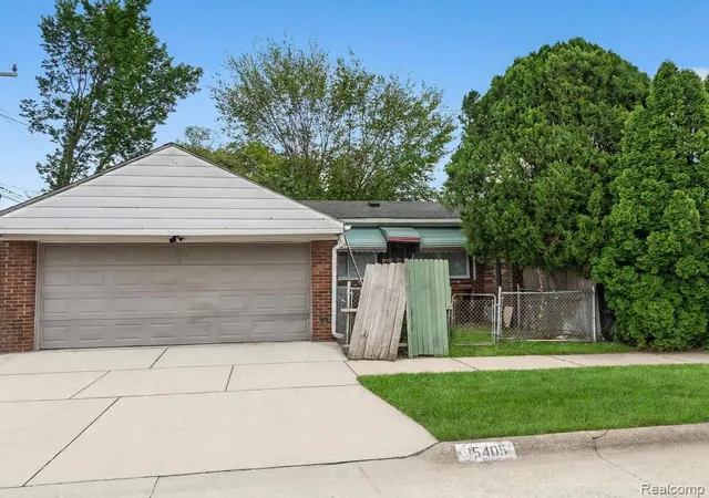 Photo 3 of Single family home for sale at 15405 Young St, Detroit, MI 48205 | MLS# 20261068633 | Listing updated on 2026-10-02