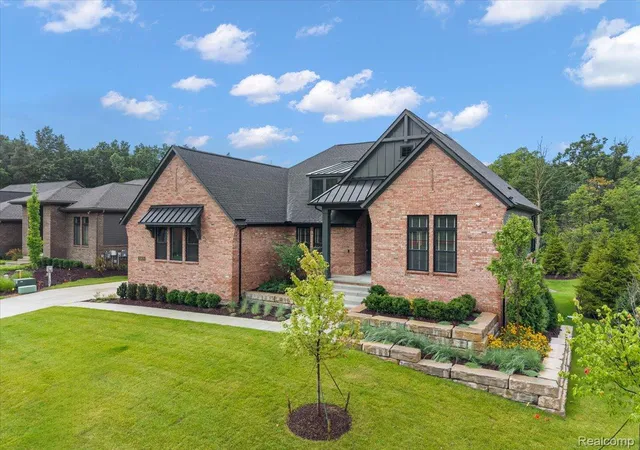 Photo 3 of Condo for sale at 30809 E Franklin Hills Ct E #8, Farmington Hills City Oakland, MI 48334 | MLS# 20261068647 | Listing updated on 2026-09-09