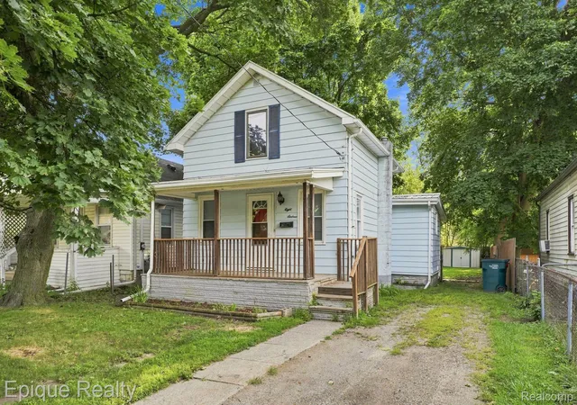Photo 3 of Single family home for sale at 816 Comfort St, Lansing City Ingham, MI 48915 | MLS# 20261068675 | Listing updated on 2026-10-05