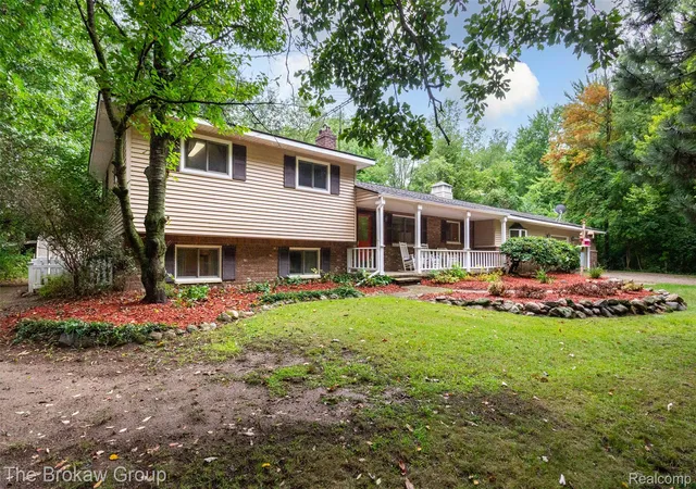 Photo 2 of Single family home for sale at 3747 Ray Rd, Oxford, MI 48370 | MLS# 20261068787 | Listing updated on 2026-09-05