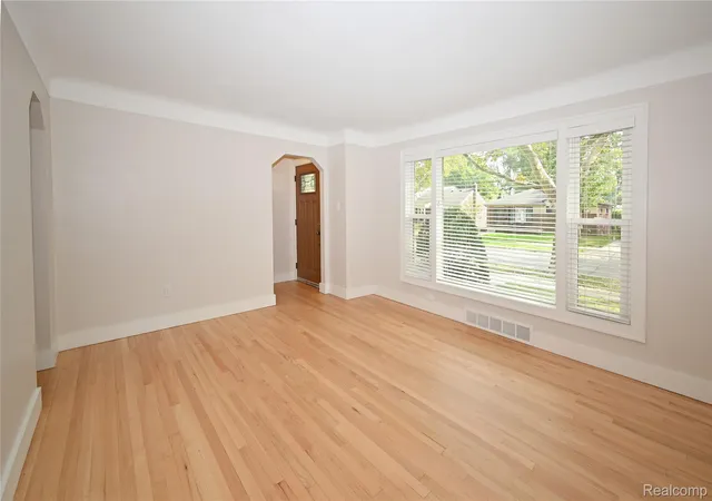Photo 3 of Single family home for sale at 1526 E Melton Rd, Birmingham, MI 48009 | MLS# 20261068852 | Listing updated on 2026-10-18