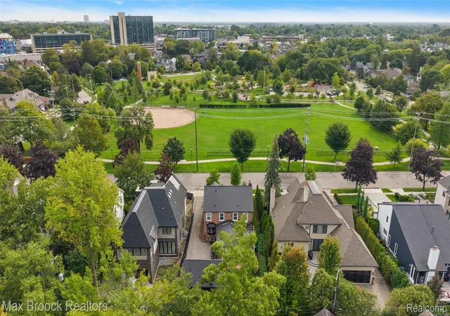 Photo 33 of Single family home for sale at 788 Pierce St, Birmingham, MI 48009 | MLS# 20261068861 | Listing updated on 2026-09-11
