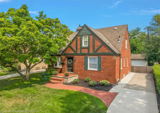 Photo 2 of Single family home for sale at 488 Bournemouth Rd, Grosse Pointe Farms, MI 48236 | MLS# 20261068895 | Listing updated on 2026-09-10