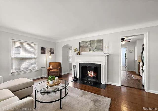 Photo 4 of Single family home for sale at 488 Bournemouth Rd, Grosse Pointe Farms, MI 48236 | MLS# 20261068895 | Listing updated on 2026-09-10