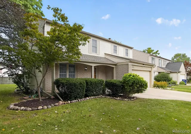 Photo 3 of Single family home for sale at 43182 Applewood Rd, Canton, MI 48188 | MLS# 20261068923 | Listing updated on 2026-09-13
