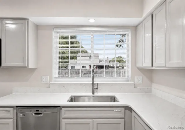 Photo 4 of Single family home for sale at 43182 Applewood Rd, Canton, MI 48188 | MLS# 20261068923 | Listing updated on 2026-09-13