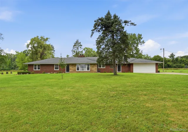 Photo 1 of Sale Pending at 72695 Van Dyke Rd, Bruce Twp, MI 48065 | MLS# 20261068943 | Listing updated on 2026-09-18