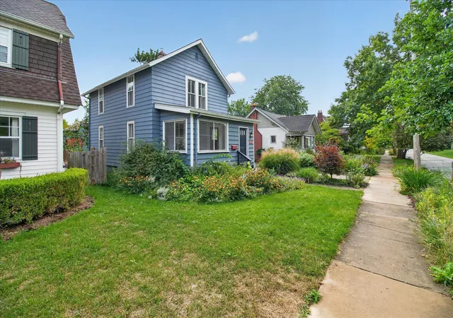 Photo 3 of Single family home for sale at 121 Kenwood Ave, Ann Arbor City Washtenaw, MI 48103 | MLS# 81026045619 | Listing updated on 2026-09-14