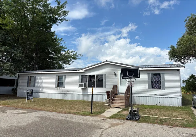 Photo 1 of Single family home for sale at 3440 Scotland Cir, Alma, MI 48801 | MLS# 20261069031 | Listing updated on 2026-10-10