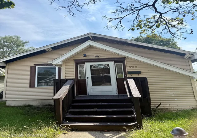 Photo 2 of Single family home for sale at 1700 Delaware Ave, Flint, MI 48506 | MLS# 20261069074 | Listing updated on 2026-09-05