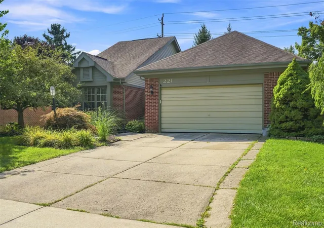Photo 2 of Single family home for sale at 221 Sandalwood Dr, Rochester Hills, MI 48307 | MLS# 20261069083 | Listing updated on 2026-09-04