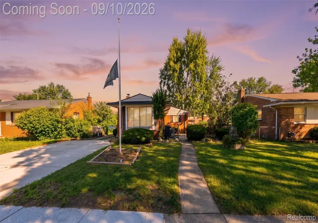 Photo 1 of Single family home for sale at 16375 Kennedy, Roseville, MI 48066 | MLS# 20261069102 | Listing updated on 2026-09-10
