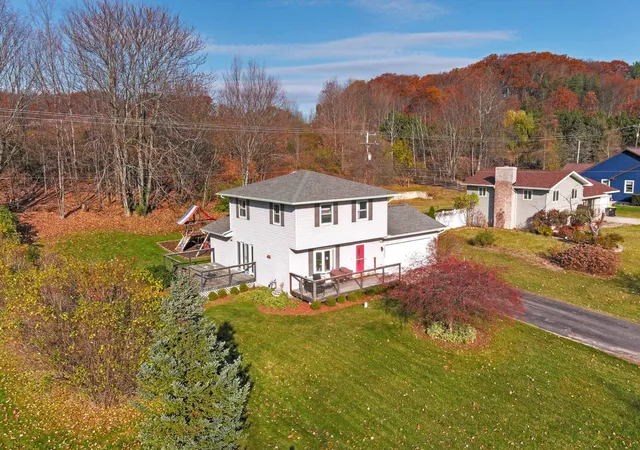 Photo 3 of Single family home for sale at 10555 Center Rd, Peninsula Township Grand Traverse, MI 49686 | MLS# 78080072955 | Listing updated on 2026-09-15