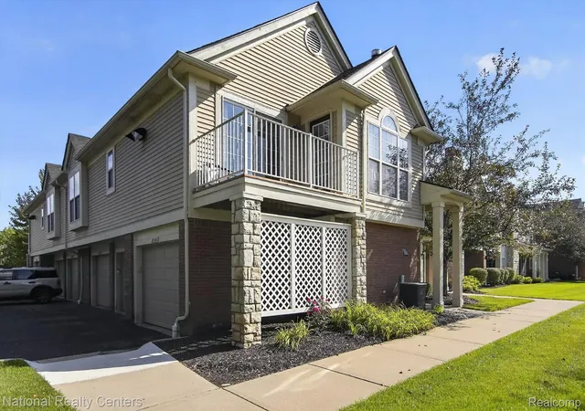 Photo 3 of Condo for sale at 28190 Oakmonte Cir E, New Hudson, MI 48165 | MLS# 20261069118 | Listing updated on 2026-09-15