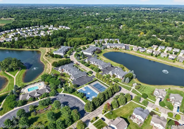 Photo 4 of Condo for sale at 28190 Oakmonte Cir E, New Hudson, MI 48165 | MLS# 20261069118 | Listing updated on 2026-09-15