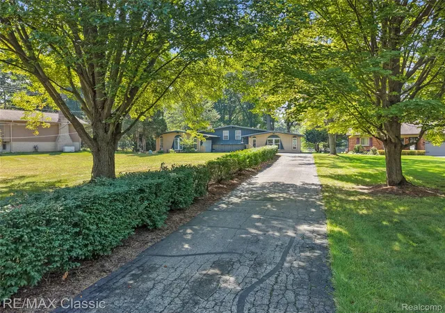 Photo 1 of Single family home for sale at 7514 Capri Dr, White Lake, MI 48383 | MLS# 20261069123 | Listing updated on 2026-09-05