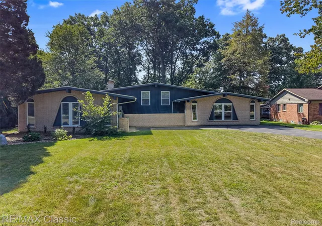 Photo 2 of Single family home for sale at 7514 Capri Dr, White Lake, MI 48383 | MLS# 20261069123 | Listing updated on 2026-09-05