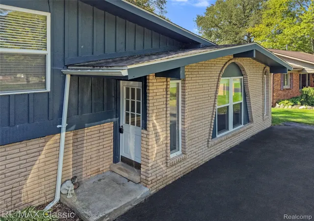 Photo 4 of Single family home for sale at 7514 Capri Dr, White Lake, MI 48383 | MLS# 20261069123 | Listing updated on 2026-09-05