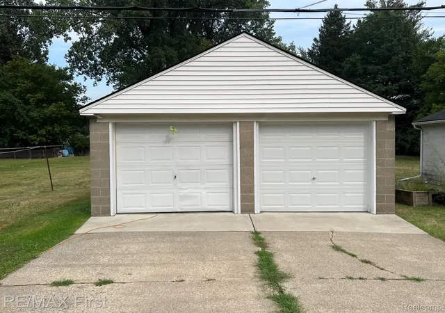 Photo 3 of Multi family home for sale at 538 Laprairie St, Ferndale, MI 48220 | MLS# 20261069139 | Listing updated on 2026-09-02