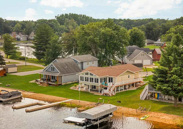 Photo 4 of Single family home for sale at 6945 W Redman Dr, Lake Township Missaukee, MI 49651 | MLS# 78080072957 | Listing updated on 2026-10-06