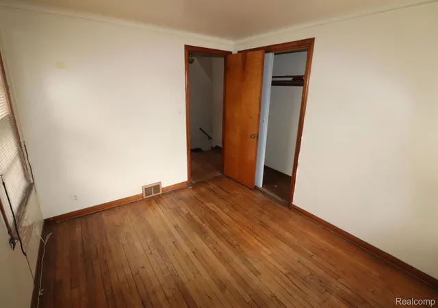 Listing Photo 2 - Condo for sale in building located at 10201 - 10203 Hayes St, Detroit, MI 48213