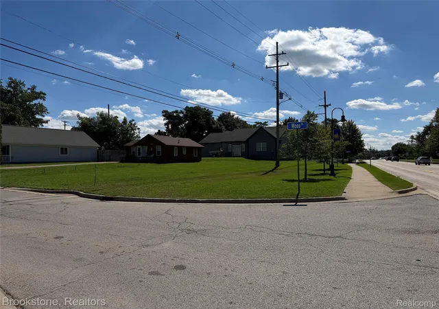 Photo 3 of Land for sale at 000 Moss St, Keego Harbor, MI 48320 | MLS# 20261069172 | Listing updated on 2026-09-11