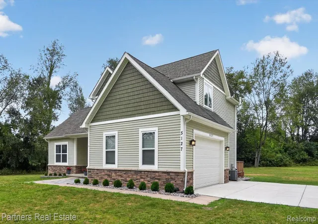 Photo 3 of Single family home for sale at 5127 Clyde Rd, Oceola Township Livingston, MI 48855 | MLS# 20261069184 | Listing updated on 2026-09-02