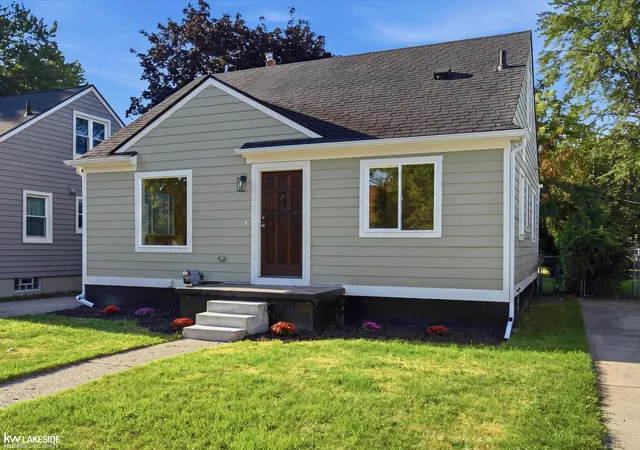 Photo 1 of Single family home for sale at 17800` Wexford St, Roseville City Macomb, MI 48066 | MLS# 58050220146 | Listing updated on 2026-09-10