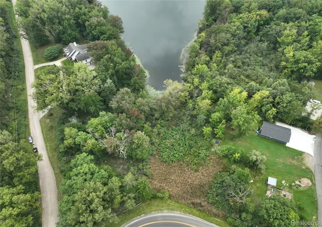 Photo 1 of Land for sale at 000 Edgelake Dr, Hamburg Township Livingston, MI 48139 | MLS# 20261069219 | Listing updated on 2026-09-09