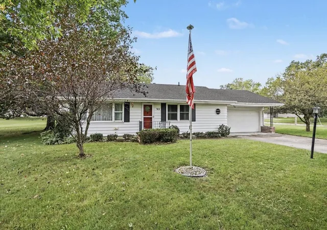 Photo 1 of Sale Pending at 913 Main St, Buchanan City Berrien, MI 49107 | MLS# 69026045793 | Listing updated on 2026-10-08